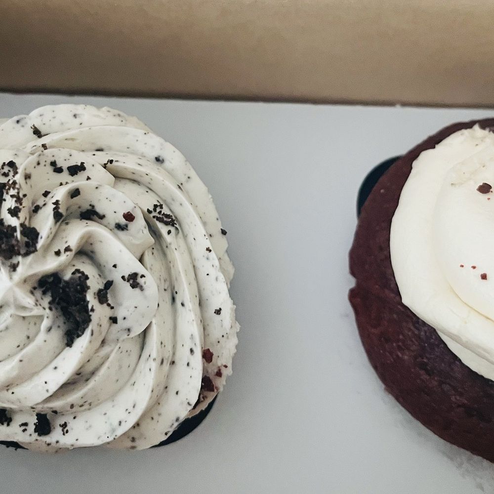 Charm City Cakes - Cookies & Cream Cupcake, Red Velvet Cake - Cooking Classes Near Me - Baltimore, Maryland Charm City Cakes - Cookies & Cream Cupcake, Red Velvet Cake - Cooking Classes Near Me - Baltimore, Maryland