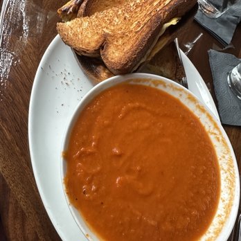 25 Degrees - Tomato Soup & Grilled Cheese - Burgers Near Me - Los Angeles, California 25 Degrees - Tomato Soup & Grilled Cheese - Burgers Near Me - Los Angeles, California