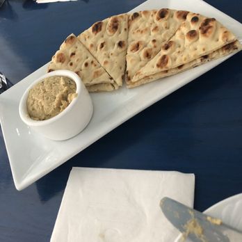 Platía Greek Kitchen - Complimentary pita and hummus really good! - Greek Near Me - Syosset, New York