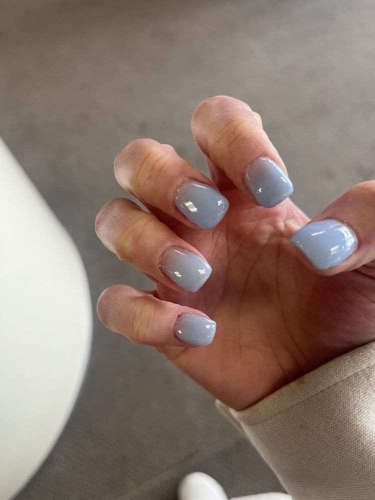 Amour Nails Logo