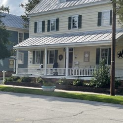 Captain's Stay - Front of the Captain's Stay B&B