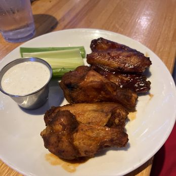 Two Brothers Tap House - Bbq and buffalo chicken wings - Brewpubs Near Me - Warrenville, Illinois Two Brothers Tap House - Bbq and buffalo chicken wings - Brewpubs Near Me - Warrenville, Illinois