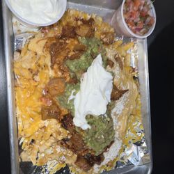 Aces Bar & Grill - Carne asada fries