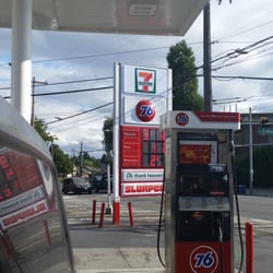 Unocal 76 - This is a 7-11 and 76 gas station