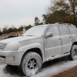 DMC Details - Always remove as much dirt as possible before touching the vehicle to avoid micro scratches in the paint!