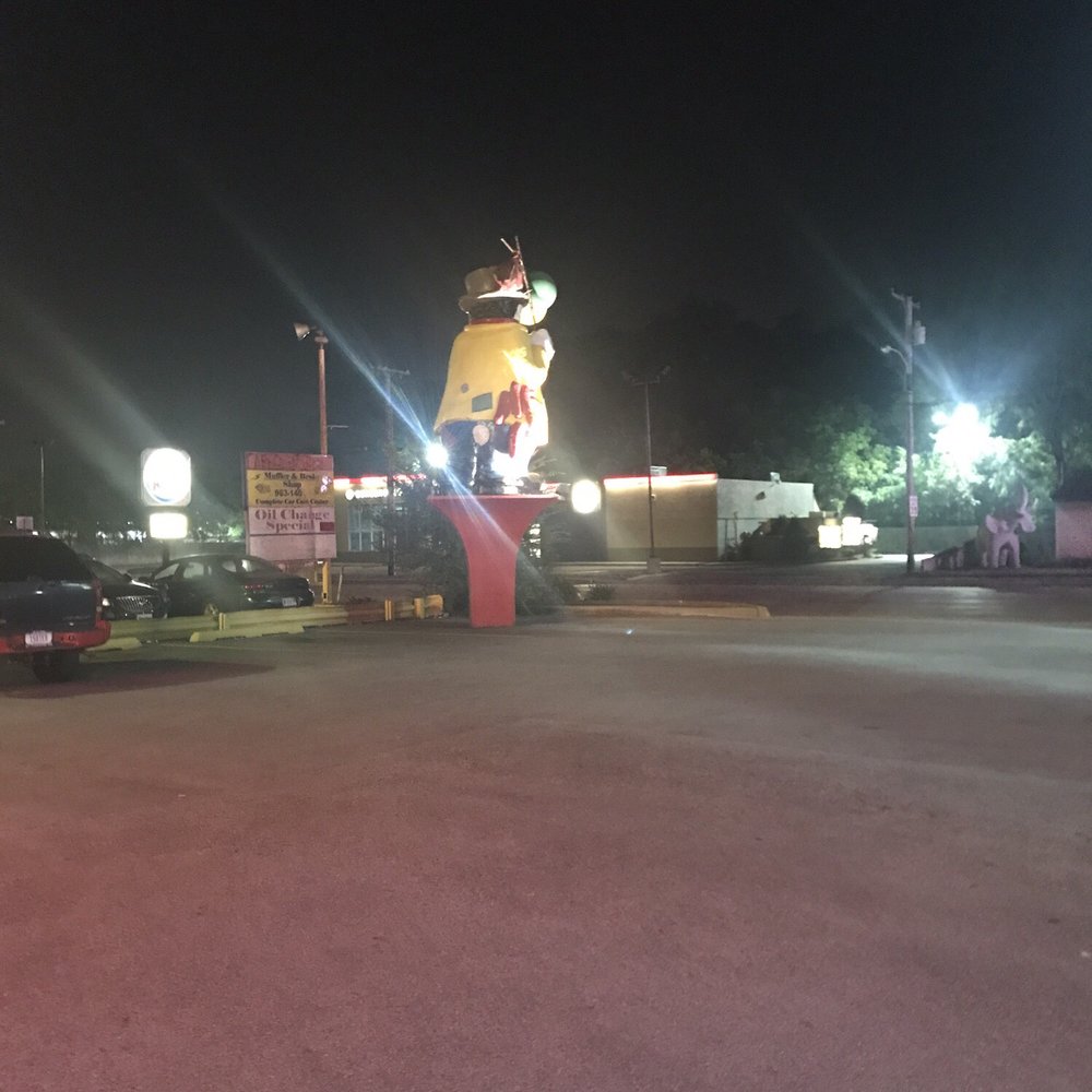 Ruben's Restaurant - Their Hobo statue out front - Hot Dogs Near Me - Lake Station, Indiana Ruben's Restaurant - Their Hobo statue out front - Hot Dogs Near Me - Lake Station, Indiana