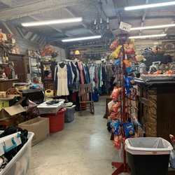 K-Dee’s Closet & Thrift Shop - Very nice & friendly environment...