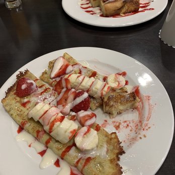 Brunch Cafe-St.Charles - Strawberry Banana Crepes - Breakfast & Brunch Near Me - St. Charles, Illinois Brunch Cafe-St.Charles - Strawberry Banana Crepes - Breakfast & Brunch Near Me - St. Charles, Illinois