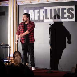 Lafflines Comedy Club - Simon King at Lafflines Comedy Club
