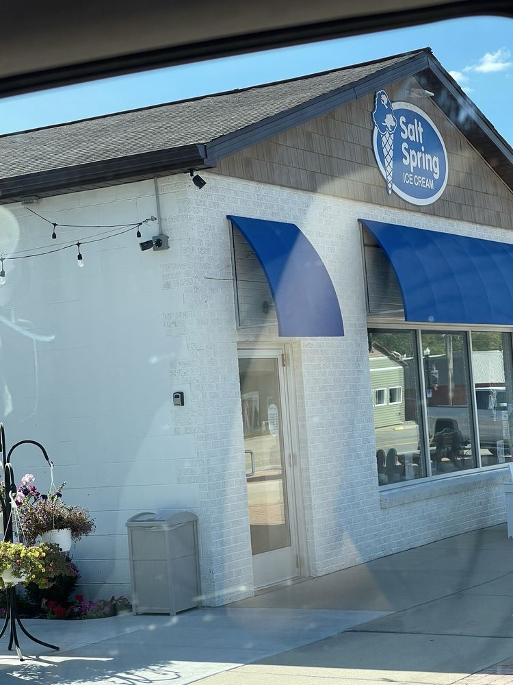 Salt Spring Ice Cream Logo