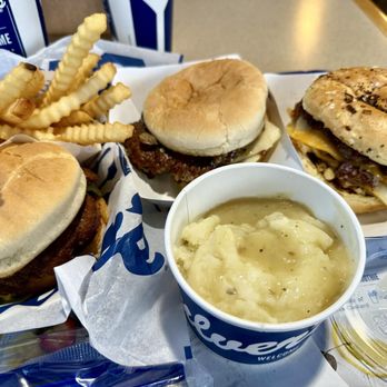 Culver's - Fast Food Near Me - Darien, Illinois