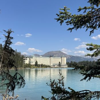 Lake Louise - Lakes Near Me - Lake Louise, Alberta Lake Louise - Lakes Near Me - Lake Louise, Alberta