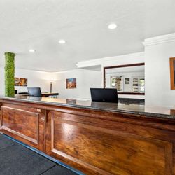 SureStay Plus Hotel by Best Western Susanville - Front Desk
