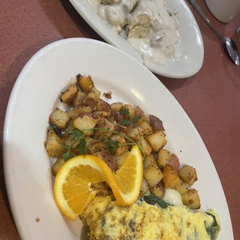 Joe's Diner - Mushrooms and spinach omelette with potatoes and biscuits and gravy - Breakfast & Brunch Near Me - Phoenix, Arizona