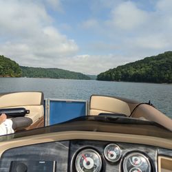 Twin Cove Resort and Marina - Cruising on Norris lake