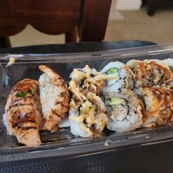 Raley's - California Roll & Salmon Roll