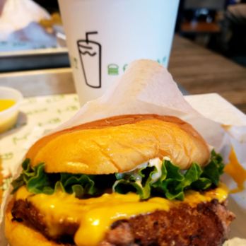 Shake Shack Perimeter Mall - Burgers Near Me - Atlanta, Georgia Shake Shack Perimeter Mall - Burgers Near Me - Atlanta, Georgia