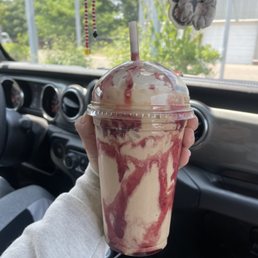 Frappe with chocolate and raspberry Frappe with chocolate and raspberry
