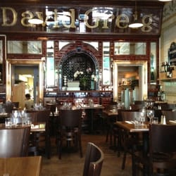 Le Chardon - It's hard to fathom here just how many tables are packed into the tiny space!