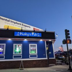 Husky's Pub - New signs for the reopening!