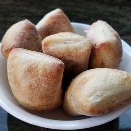 Free dinner rolls even in the takeout!