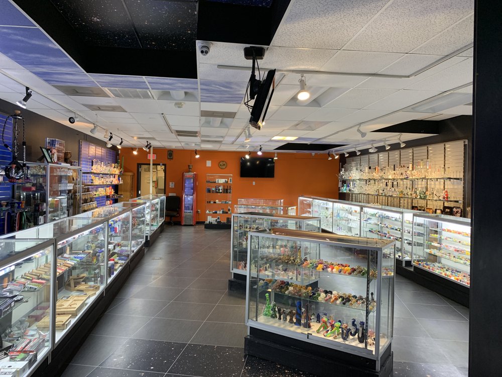High Tide Smoke Shop Photos