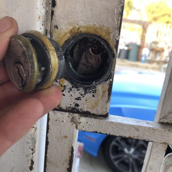 Continental Locks - I got a quote from him within minutes of messaging on yelp.  Fixed It in under 30min. best prices in town - Keys & Locksmiths Near Me - San Diego, California