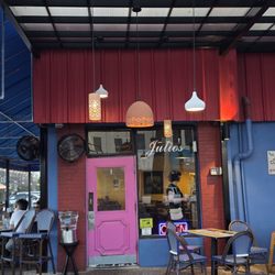Julio's Café