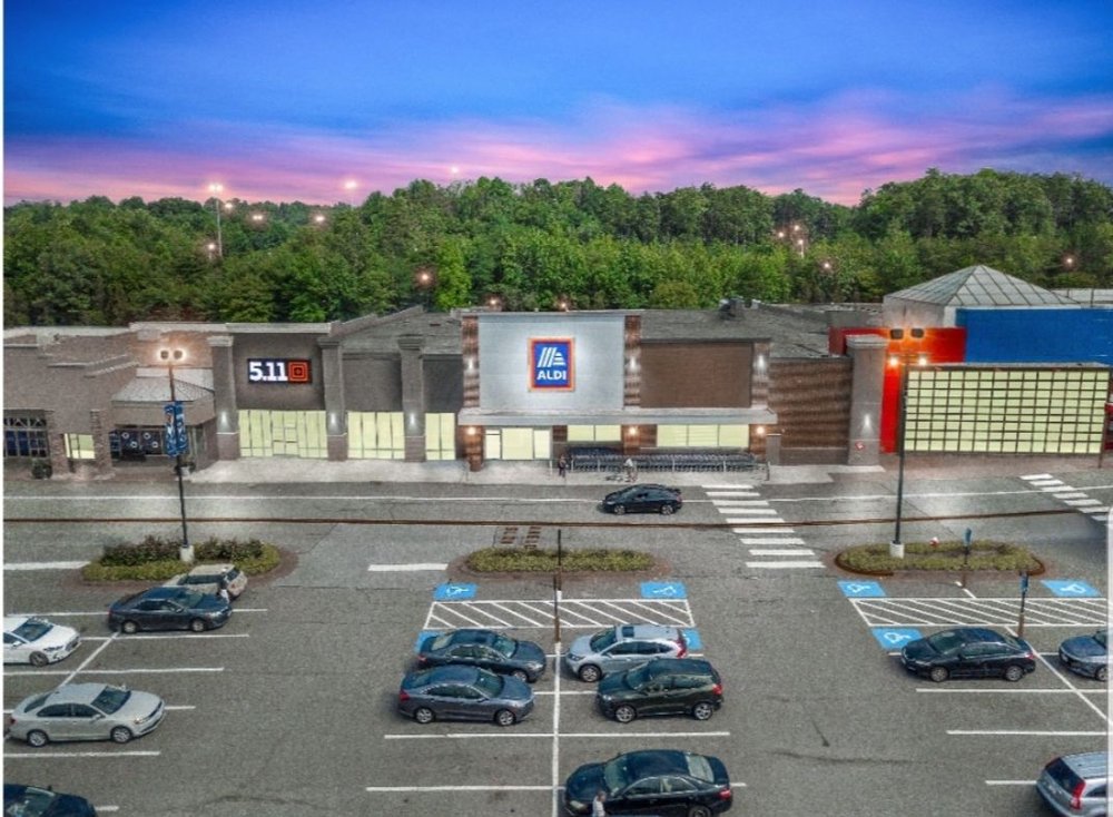 FAIR LAKES SHOPPING CENTER Updated October 2024 12500 Fair Lakes