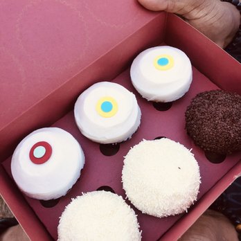 Sprinkles Georgetown - Bakeries Near Me - Washington, DC, District of Columbia Sprinkles Georgetown - Bakeries Near Me - Washington, DC, District of Columbia