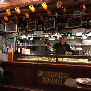 Un Mondo Divino - Wine Bars Near Me - Venezia, VE