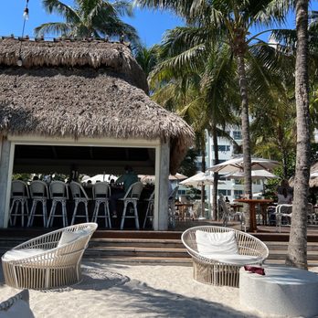 Bungalow By The Sea - Outdoor lounging/snacking area - New American Near Me - Miami Beach, Florida