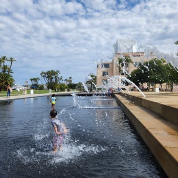 Waterfront Park - lots of splashing fun - Parks Near Me - San Diego, California Waterfront Park - lots of splashing fun - Parks Near Me - San Diego, California