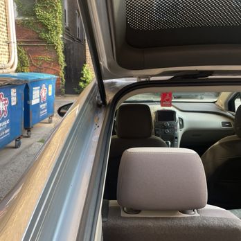 Norwood Hand Car Wash - Door jams (included in ultimate wash) that wasn't cleaned - Car Wash Near Me - Chicago, Illinois