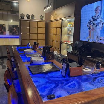 Corona Cigar Company & El Septimo VIP Lounge - Cigar Bars Near Me - Sarasota, Florida