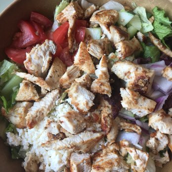 Apovini Grill - The marinated chicken is yummy - American Near Me - Clawson, Michigan
