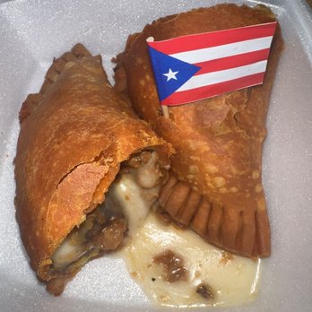 La Isla - Empanadas De Base Vegetal \ Plant Based Empanadas - Puerto Rican Near Me - Hamden, Connecticut