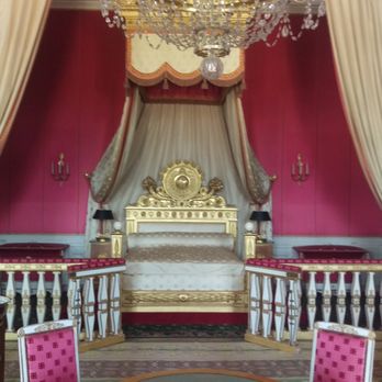 Le Grand Trianon - Castles Near Me - Versailles, 78