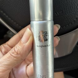 Sunglass Hut - Free refill