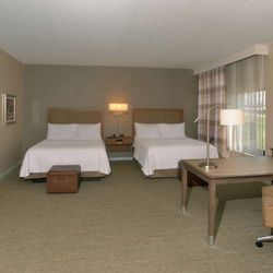 Hampton Inn Springfield-Southeast - Guest room