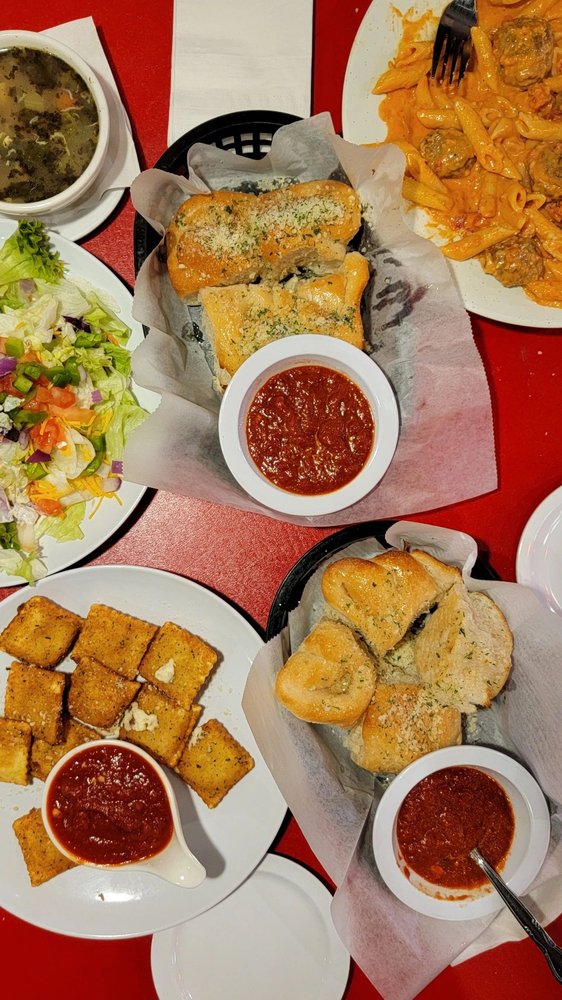 GOOMBA’S PIZZERIA CLOSED Updated May 2024 193 Photos & 139