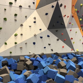 Sky Zone Trampoline Park - Free Climb - Trampoline Parks Near Me - Tampa, Florida