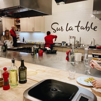 Sur La Table - Kitchen Supplies Near Me - Chicago, Illinois