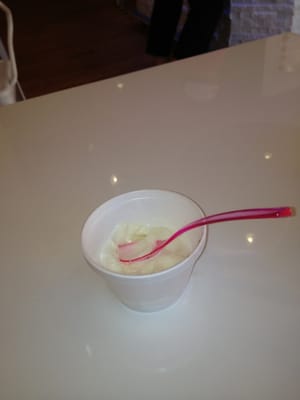 Bon Bon Berry Acai Bowl & Frozen Yogurt by null