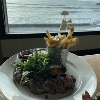 Moonraker Restaurant - Steak - New American Near Me - Pacifica, California