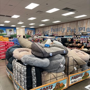 Kahoots Pet Store - Beds - Pet Stores Near Me - Menifee, California