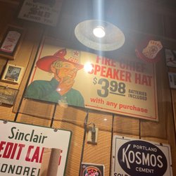 Sandy's Pizza - Decor