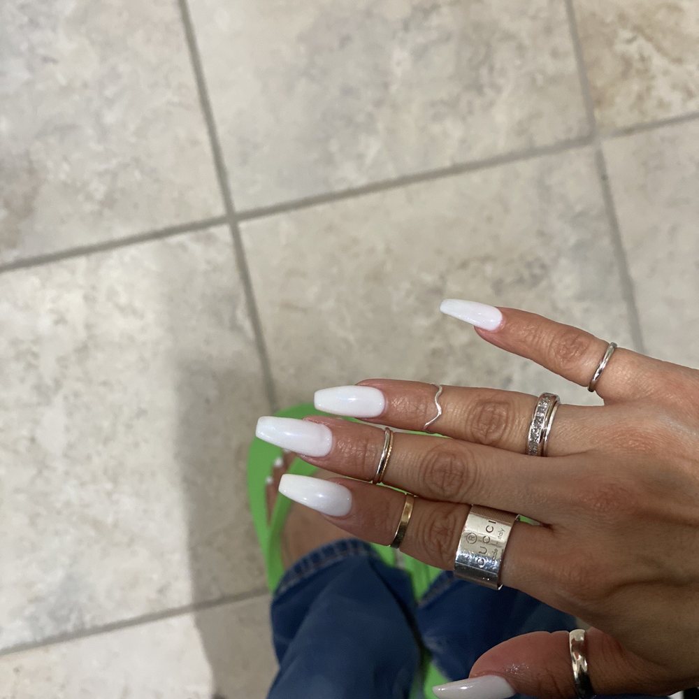 L'Amour Nails Spa - Nail Salons Near Me - Tujunga, California
