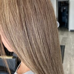 Blanquita's Estetica - Baby lights with color root melt