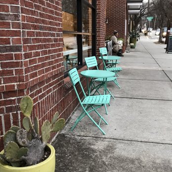 Kale Me Crazy - Outside seating - Juice Bars & Smoothies Near Me - Atlanta, Georgia